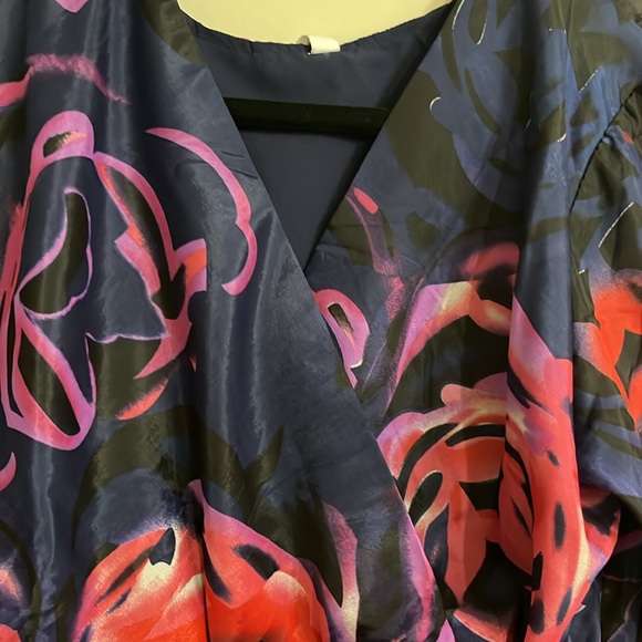 Elegant and sensuous Midi dress - Picture 8 of 10